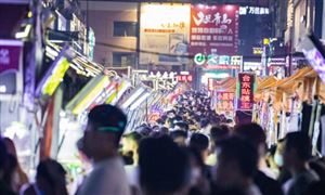 2024年中國(guó)夜間經(jīng)濟(jì)行業(yè)產(chǎn)業(yè)鏈上下游結(jié)構(gòu)及經(jīng)營(yíng)模式分析